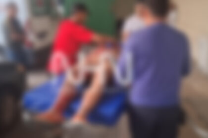 Criminosos invadem barbearia e tentam executar jovem com 6 tiros no Segundo Distrito de Rio Branco Criminosos invadem barbearia e tentam executar jovem com 6 tiros no Segundo Distrito de Rio Branco