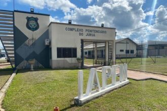 Mulher é presa tentando levar maconha para filho no presídio de Cruzeiro do Sul
