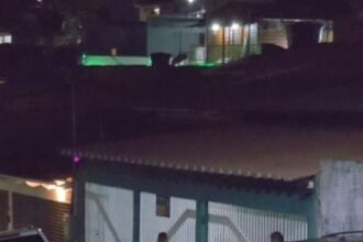 Motoboys cobram suposta promessa de dinheiro em casa de candidato a deputado em Rio Branco