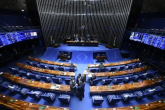 Apenas 14 dos 32 senadores buscaram e conseguiram a reeleição