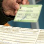 Faltou no primeiro turno? Pode votar no segundo, mas precisa justificar a ausência Faltou no primeiro turno? Pode votar no segundo, mas precisa justificar a ausência