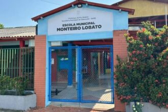 Comunidade denuncia esgoto a céu aberto e acesso precário à escola no bairro Bela Vista Comunidade denuncia esgoto a céu aberto e acesso precário à escola no bairro Bela Vista