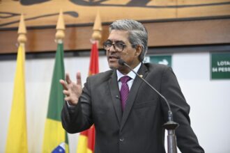 Após denúncia de Edvaldo na Aleac sobre atraso no pagamento dos barqueiros, TCE cobra providências à SEE