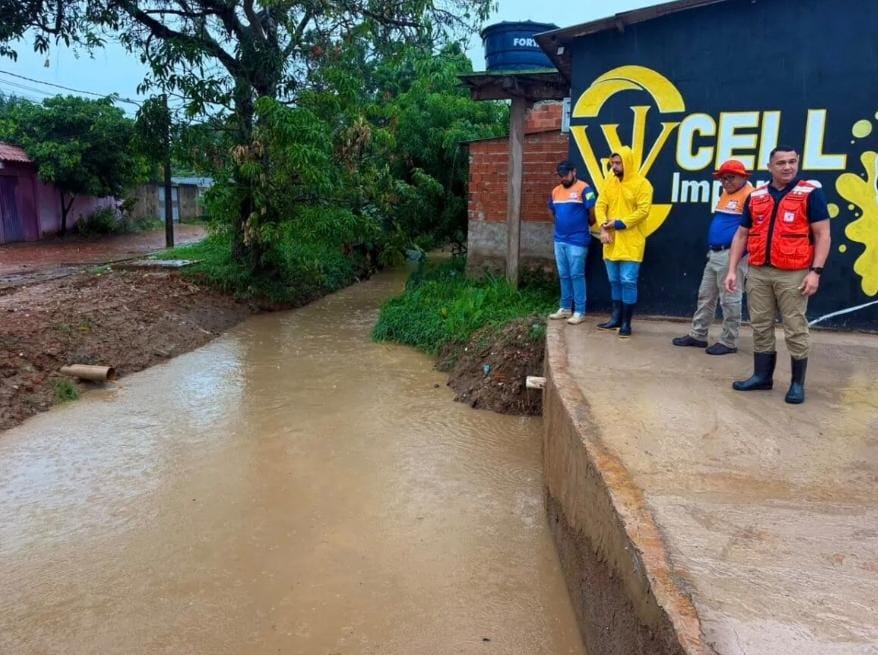 Defesa Civil monitora pontos críticos em Rio Branco após chuva intensa