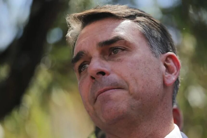Globo esclarece encontro com Flávio Bolsonaro e diz que área jornalística não participou