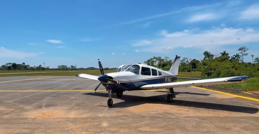 Avião que pousou em rio no Acre é de 1977 e não tinha autorização para táxi aéreo