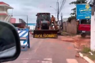 Trator terceirizado do Saerb é flagrado com nome 