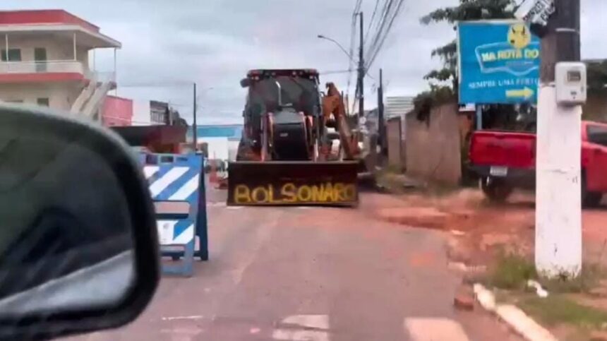 Trator terceirizado do Saerb é flagrado com nome 