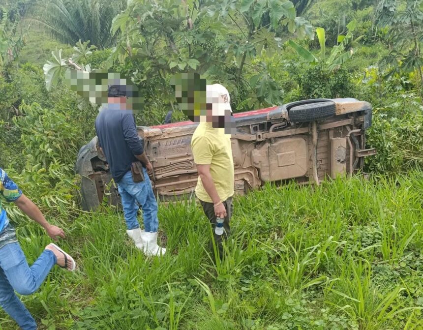 Capotamento na Boca da Manga, em Manoel Urbano, deixa apenas danos materiais