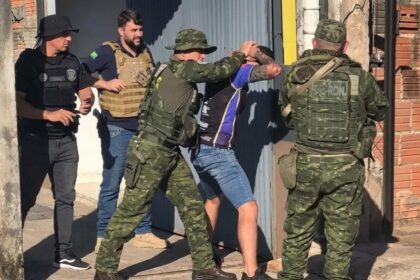 Acre integra operação nacional que apreende 16 kg de drogas e prende sete pessoas Acre integra operação nacional que apreende 16 kg de drogas e prende sete pessoas
