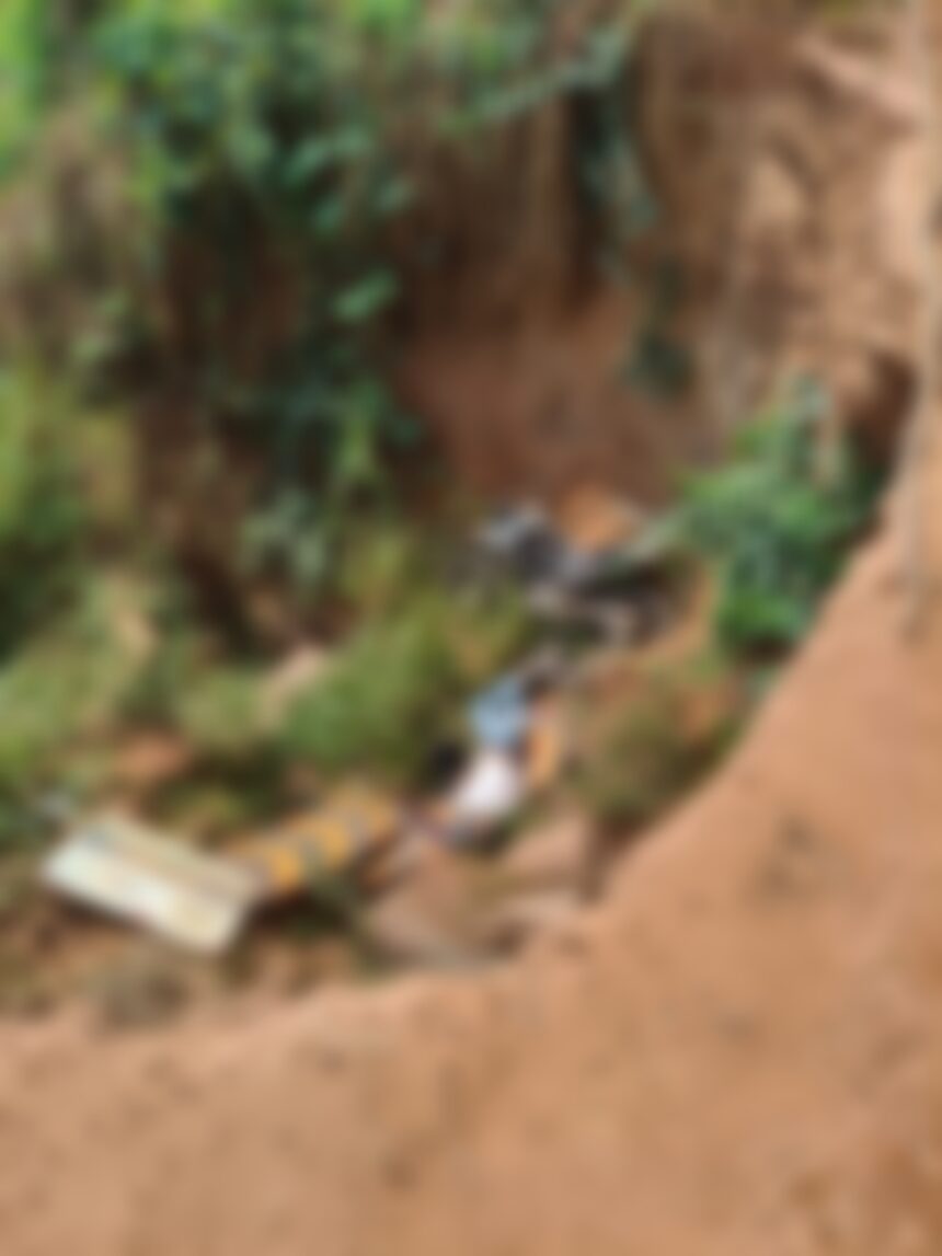 Jovem morre após cair em trecho de estrada destruído pela chuva na zona rural de Xapuri