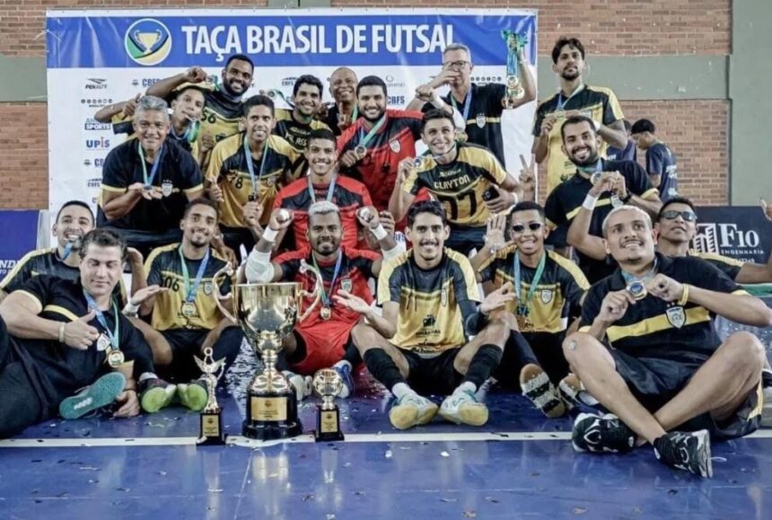 Simão Dias-Sergipe é campeão invicto da Taça Brasil de Futsal da 2ª Divisão Simão Dias-Sergipe é campeão invicto da Taça Brasil de Futsal da 2ª Divisão
