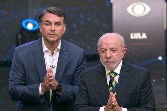 Lula desafia abrir sigilos bancário e telefônico; Flávio diz não ter nada a esconder Lula desafia abrir sigilos bancário e telefônico; Flávio diz não ter nada a esconder