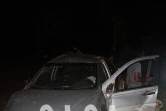 Motorista fica ferido após carro sair da pista e capotar várias vezes na BR-317, no Acre Motorista fica ferido após carro sair da pista e capotar várias vezes na BR-317, no Acre