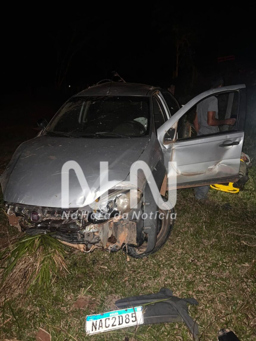 Motorista fica ferido após carro sair da pista e capotar várias vezes na BR-317, no Acre Motorista fica ferido após carro sair da pista e capotar várias vezes na BR-317, no Acre