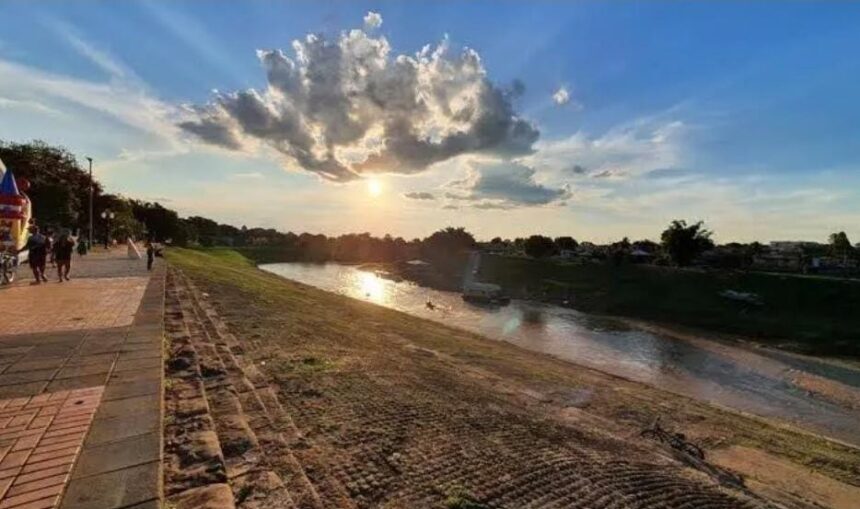 Segunda-feira de calor e risco de chuvas fortes no Acre Segunda-feira de calor e risco de chuvas fortes no Acre