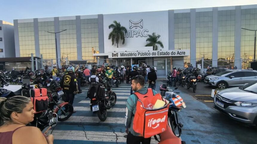 Entregadores de Rio Branco criticam nova modalidade do iFood e chamam atenção da população Entregadores de Rio Branco criticam nova modalidade do iFood e chamam atenção da população