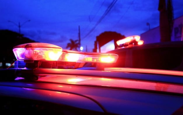 Homem com mandado de prisão é encontrado escondido no forro de loja em Cruzeiro do Sul