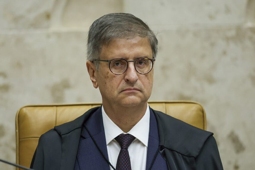 PGR manifesta que não houve abuso de autoridade por André Mendonça em caso envolvendo Moraes