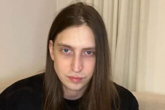 Vídeo de Felca sobre fobia social surpreende e frustra expectativas políticas de parte dos seguidores Vídeo de Felca sobre fobia social surpreende e frustra expectativas políticas de parte dos seguidores