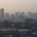 Fumaça de queimadas degrada ar em Manaus; prefeitura orienta uso de máscaras e evitação de ambientes externos