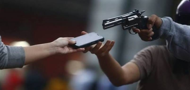 Vítima rastreia celular e ajuda polícia a recuperar aparelho após assalto em Cruzeiro do Sul