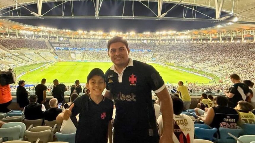 Pai viaja do Acre para realizar sonho do filho de assistir Vasco x Boca Juniors na semifinal da Sul-Americana Pai viaja do Acre para realizar sonho do filho de assistir Vasco x Boca Juniors na semifinal da Sul-Americana