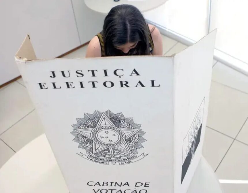 Atenção: local de votação pode mudar até o dia da eleição; confira novamente antes de sair de casa Atenção: local de votação pode mudar até o dia da eleição; confira novamente antes de sair de casa