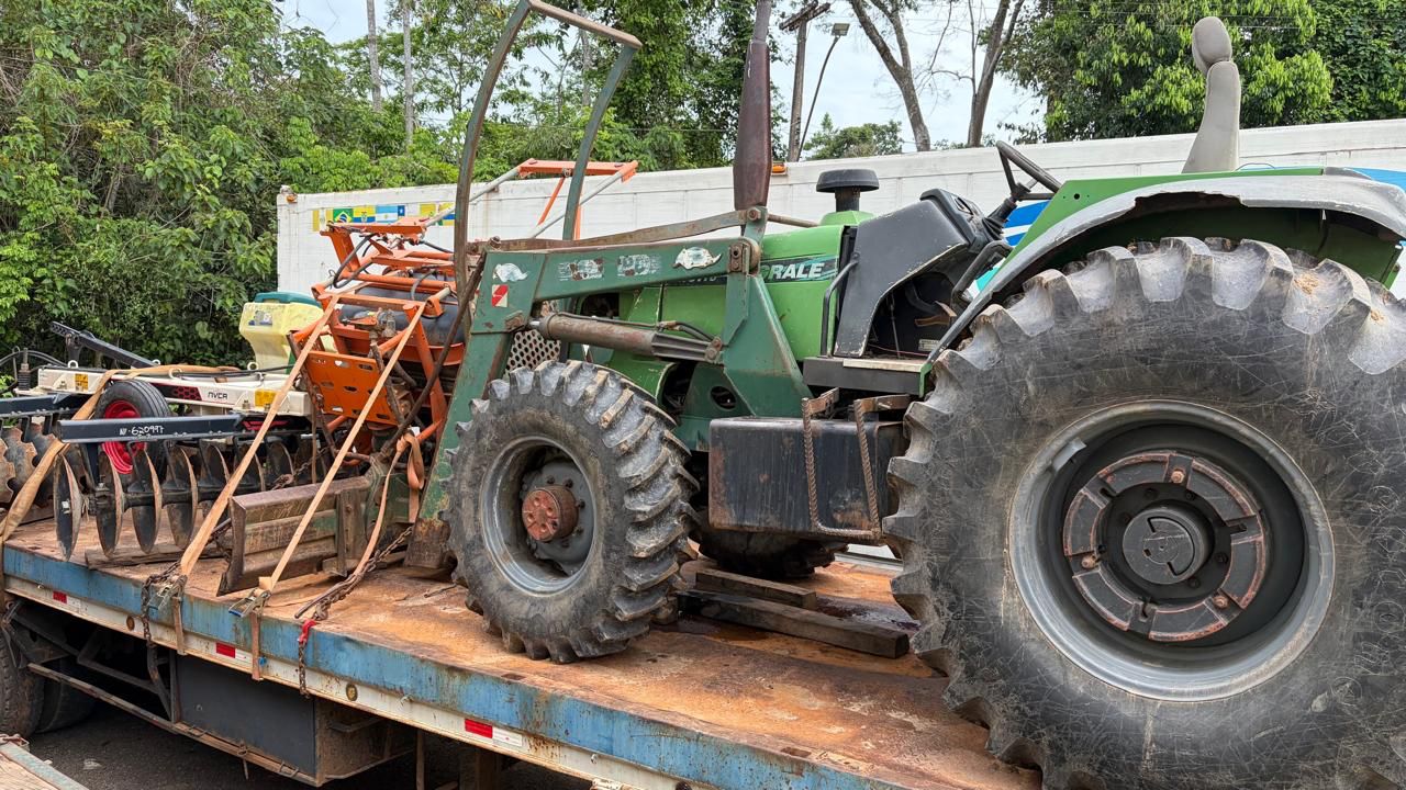 Polícia Civil apura como máquinas agrícolas do Estado foram parar em carretas com destino ao Peru Polícia Civil apura como máquinas agrícolas do Estado foram parar em carretas com destino ao Peru