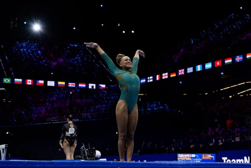 Brasil avança da 8ª para 5ª colocação na final por equipes do Mundial de Ginástica Brasil avança da 8ª para 5ª colocação na final por equipes do Mundial de Ginástica