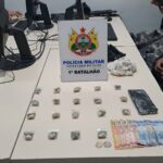 Curativo escondia 19 porções de skank e homem de 24 anos é preso na Baixada da Sobral Curativo escondia 19 porções de skank e homem de 24 anos é preso na Baixada da Sobral