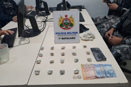 Curativo escondia 19 porções de skank e homem de 24 anos é preso na Baixada da Sobral Curativo escondia 19 porções de skank e homem de 24 anos é preso na Baixada da Sobral