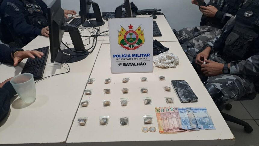 Curativo escondia 19 porções de skank e homem de 24 anos é preso na Baixada da Sobral Curativo escondia 19 porções de skank e homem de 24 anos é preso na Baixada da Sobral
