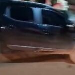 Militantes de Lula e Flávio Bolsonaro trocam ofensas em ponte na fronteira do Acre