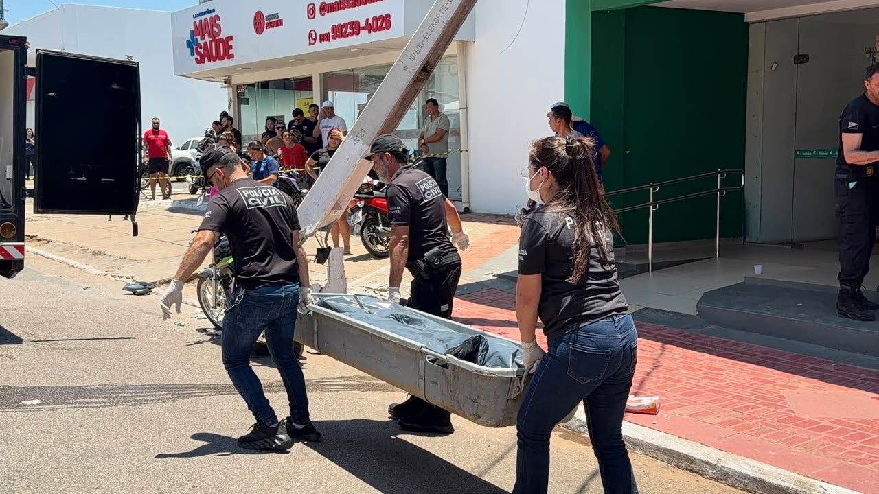 Motociclista morre após ser fechado por carro e bater em poste na Avenida Getúlio Vargas, em Rio Branco