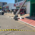 Motociclista morre após ser fechado por carro e bater em poste na Avenida Getúlio Vargas, em Rio Branco