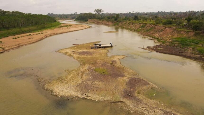 Rio Acre atinge 3,42 metros na manhã deste sábado em Rio Branco