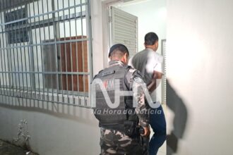 Homem de 24 anos é preso com 1,5 kg de skunk escondido dentro de panela de pressão em Rio Branco Homem de 24 anos é preso com 1,5 kg de skunk escondido dentro de panela de pressão em Rio Branco
