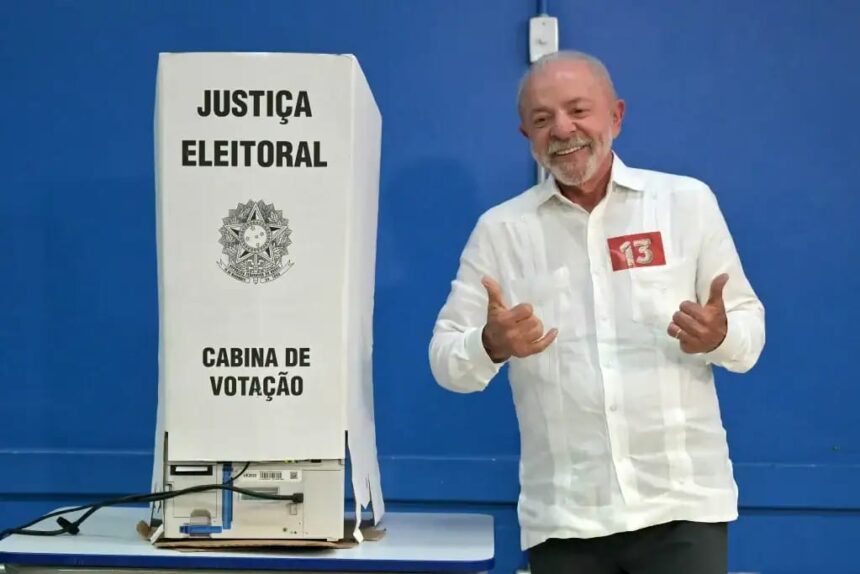 Lula vota em São Bernardo e diz: Lula vota em São Bernardo e diz: