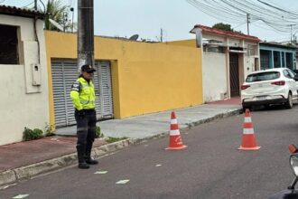 Suspeita de objeto explosivo mobiliza forças de segurança perto de local de votação em Manaus Suspeita de objeto explosivo mobiliza forças de segurança perto de local de votação em Manaus