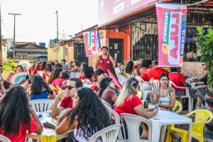 Em Rio Branco, militantes lotam bar e vivem misto de ansiedade e confiança com adiamento da apuração