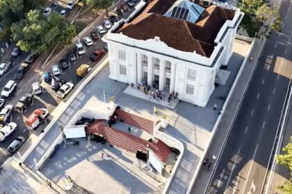 Telões no Palácio Rio Branco reúnem apoiadores para acompanhar apuração no Acre Telões no Palácio Rio Branco reúnem apoiadores para acompanhar apuração no Acre