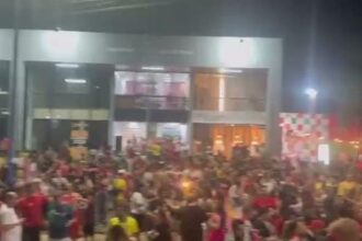 Avenida Ceará em Rio Branco é tomada por apoiadores de Lula em noite de festa