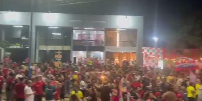 Avenida Ceará em Rio Branco é tomada por apoiadores de Lula em noite de festa Avenida Ceará em Rio Branco é tomada por apoiadores de Lula em noite de festa