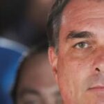 Flávio Bolsonaro vira e vence Lula na votação da Papudinha no segundo turno