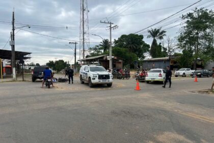 Dois acidentes com motos acontecem em sequência na mesma rotatória de Sena Madureira Dois acidentes com motos acontecem em sequência na mesma rotatória de Sena Madureira