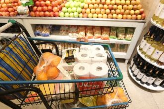 Proibição das bets impulsiona vendas de supermercados, aponta Abras