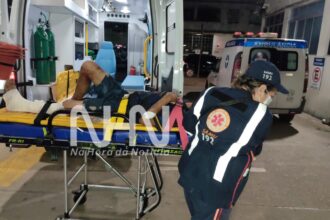 Homem em situação de rua sofre fraturas expostas após ser atropelado por motocicleta no Centro de Rio Branco