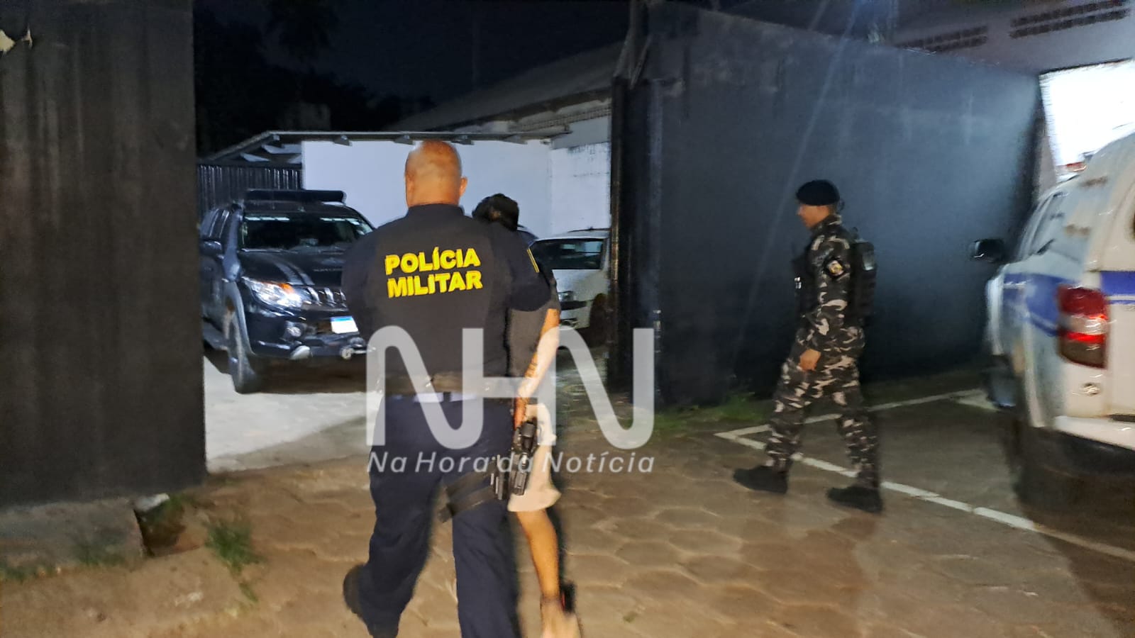 GIRO prende dois suspeitos de assaltar drogaria na Avenida Rio de Janeiro, em Rio Branco