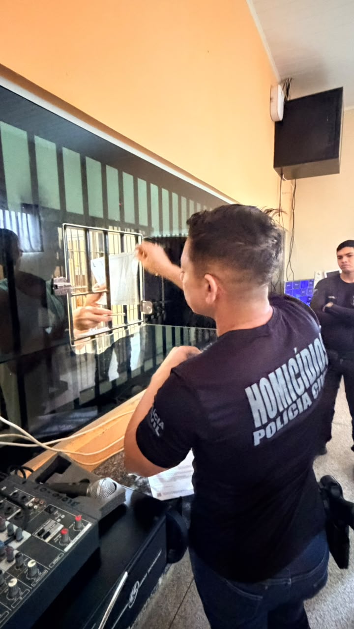 Polícia Civil cumpre dois mandados de prisão e um de busca e apreensão em Cruzeiro do Sul Polícia Civil cumpre dois mandados de prisão e um de busca e apreensão em Cruzeiro do Sul